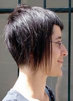 asymetryczne fryzury krótkie - uczesanie damskie zdjęcie numer 101B